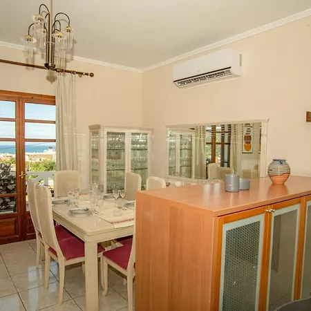 Strevagio Family House *
